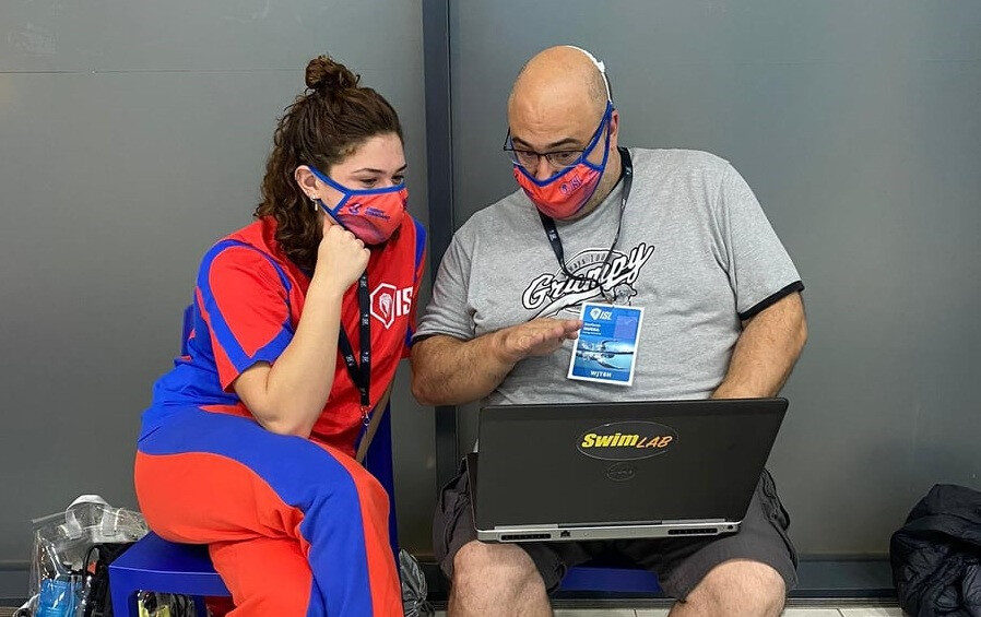 Swimming Biomechanics Coach to Olympians and World Record Setters Contributes to SportsEdTV